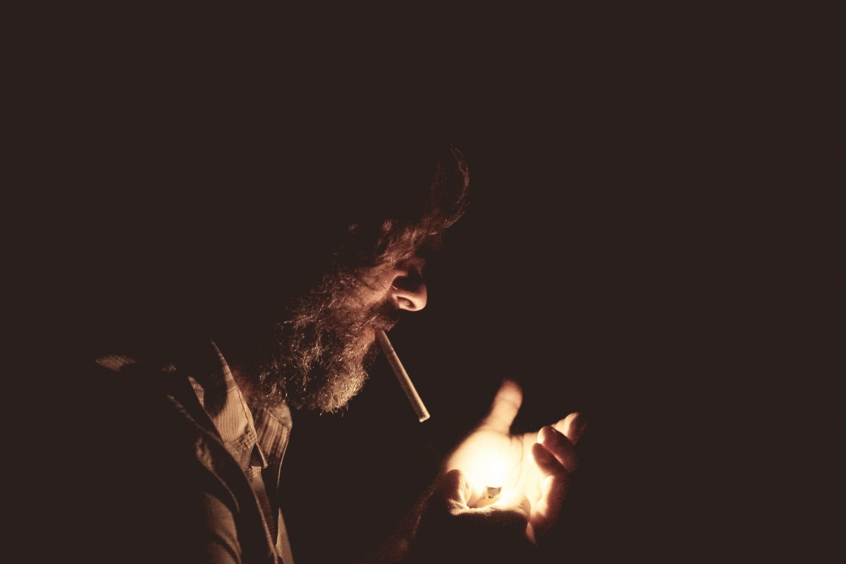 smoking_man_beard_face_cigarette-108744.jpg!d